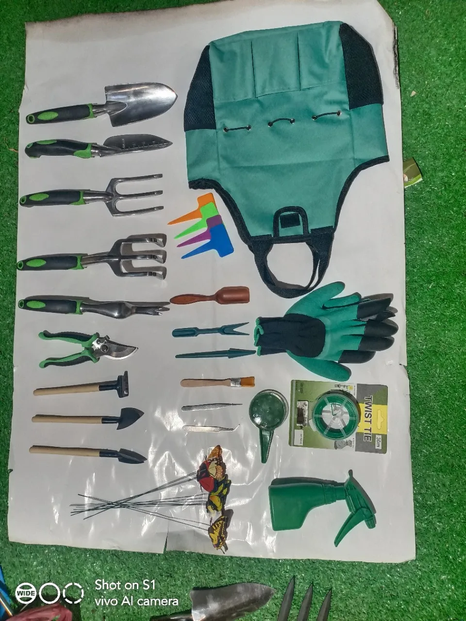 
83 Pcs Garden Tools Set Succulent Tools Set, Heavy Duty Aluminum Manual Garden Kit Outdoor Gardening Gifts Tools for Men Women ( 