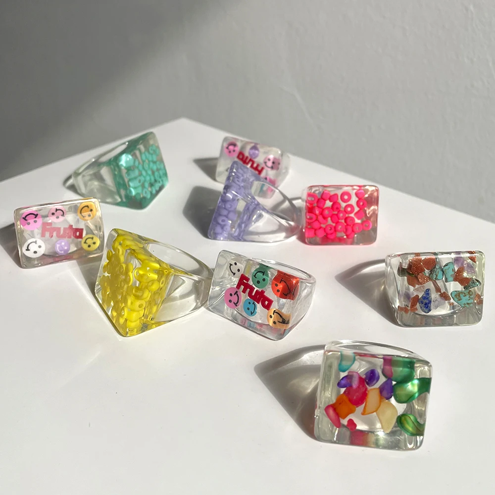 2021 Wholesale Korea Transparent Inlaid Acrylic Ring Strawberry Square Resin Chunky Rings for Women Design Jewelry