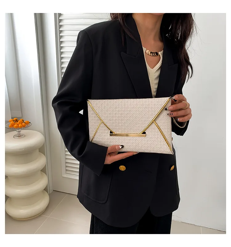 2024 New Spring Unique Fashion Wholesale Pu Leather Designer Women Envelope Bags Ladies Clutch