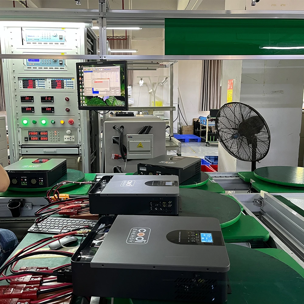 Codi солнечной энергии 1.2kw 2.4Kw Гибридный неэлектрифицированный солнечный инвертор 1200 ватт 2400 Ватт решетки Встроенный со слежением за максимальной точкой