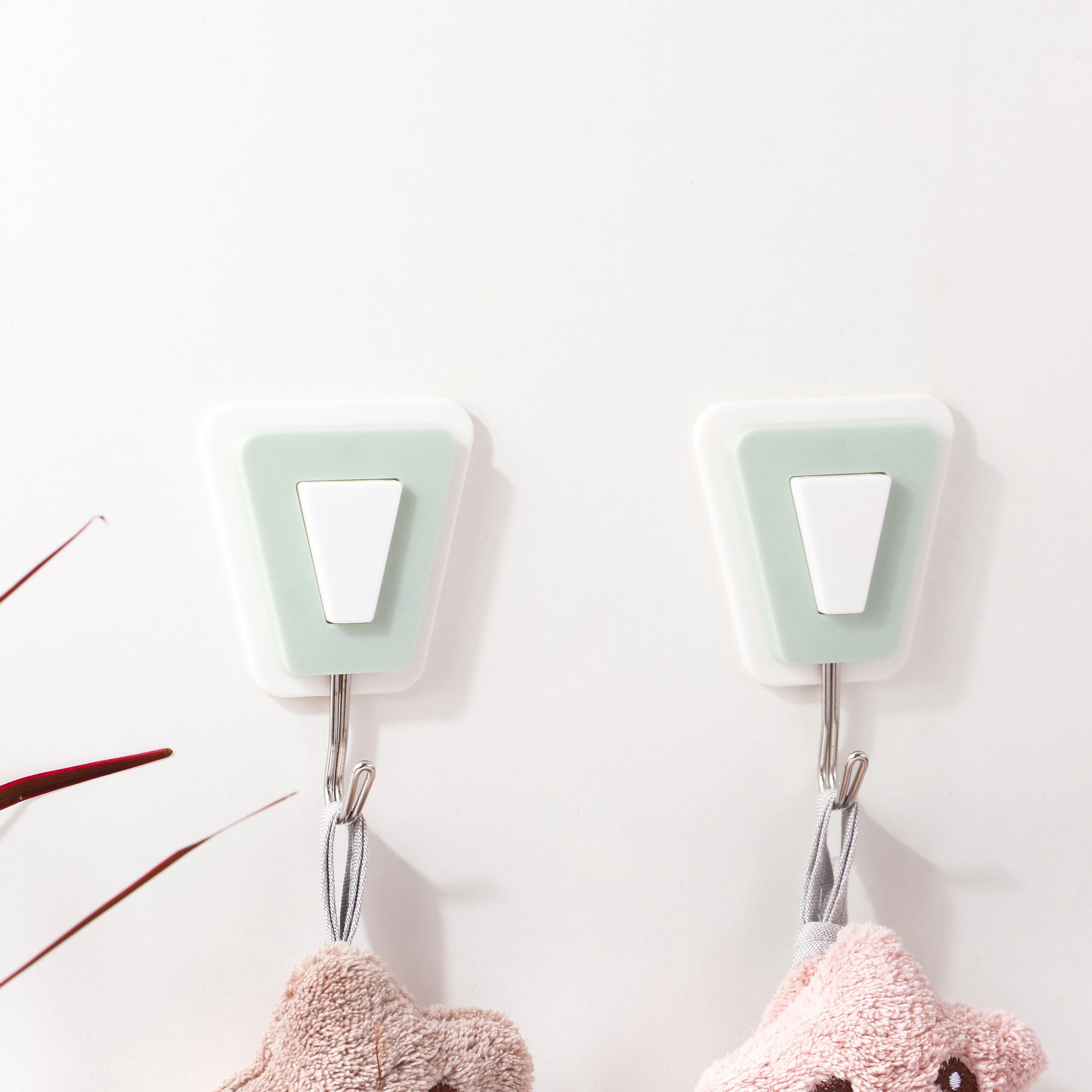 Removable plastic  adhesive wall hanger hook