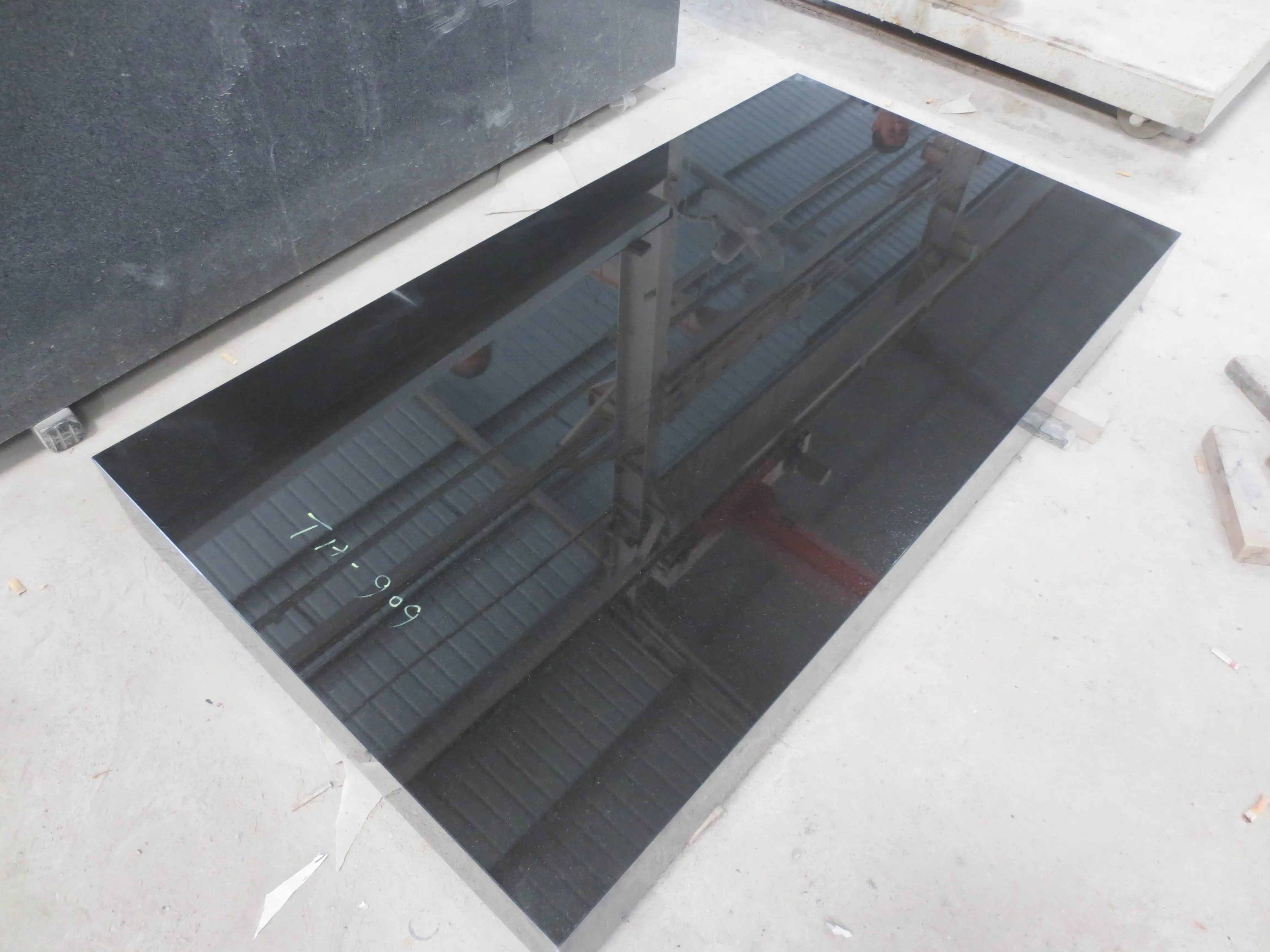 Wholesalers Absolute Black Granite Monumental Tombstone Flats Markers Blank Headstone