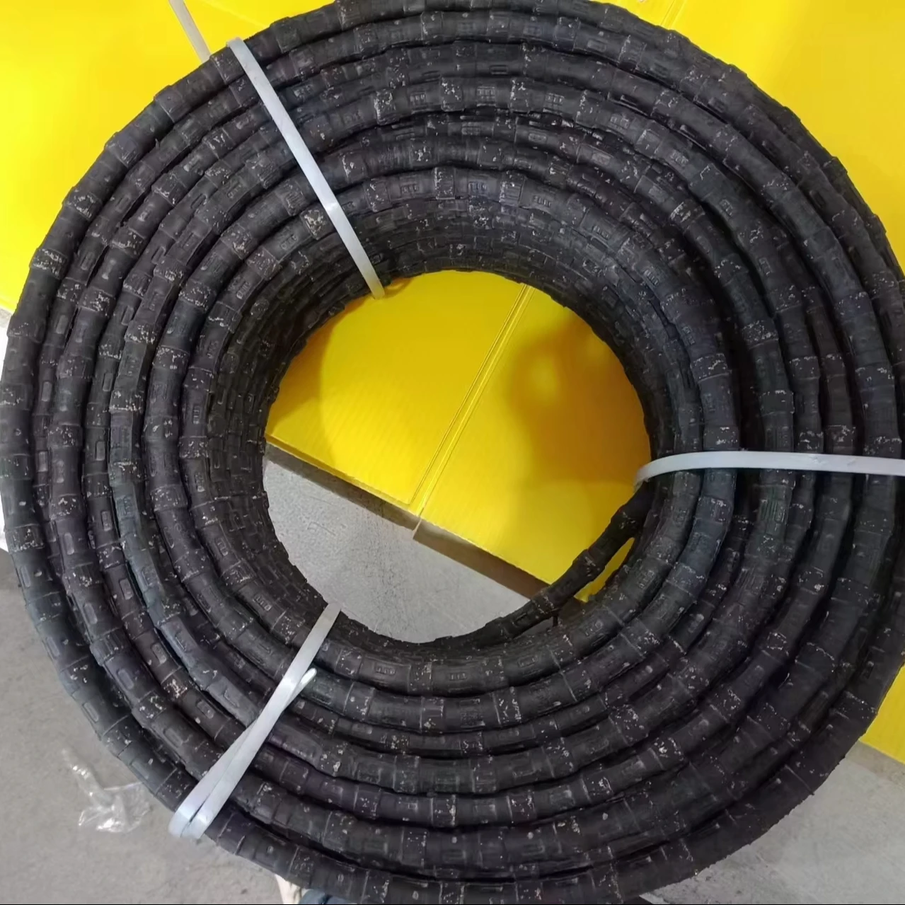 High Efficiency Vacuum Brazed Diamond Saw Wire Cutting Heavy Reinforced Concrete/Metal/Steel/ Zinc/Shipwreck