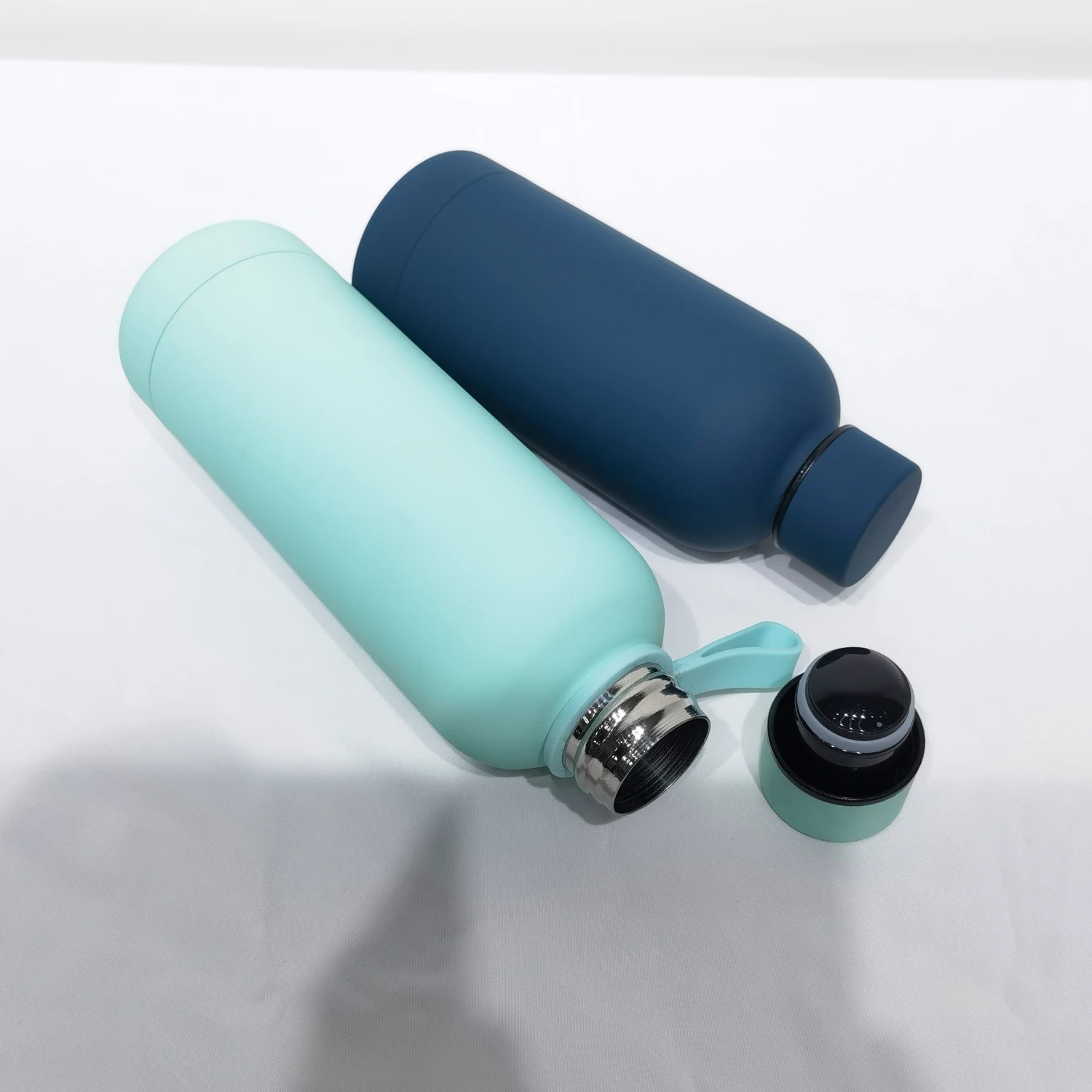 Wholesale OEM Insulated Stainless Steel Water Bottle Double Wall Thermo Vacuum Flask Outdoor Sport Drink Bottle