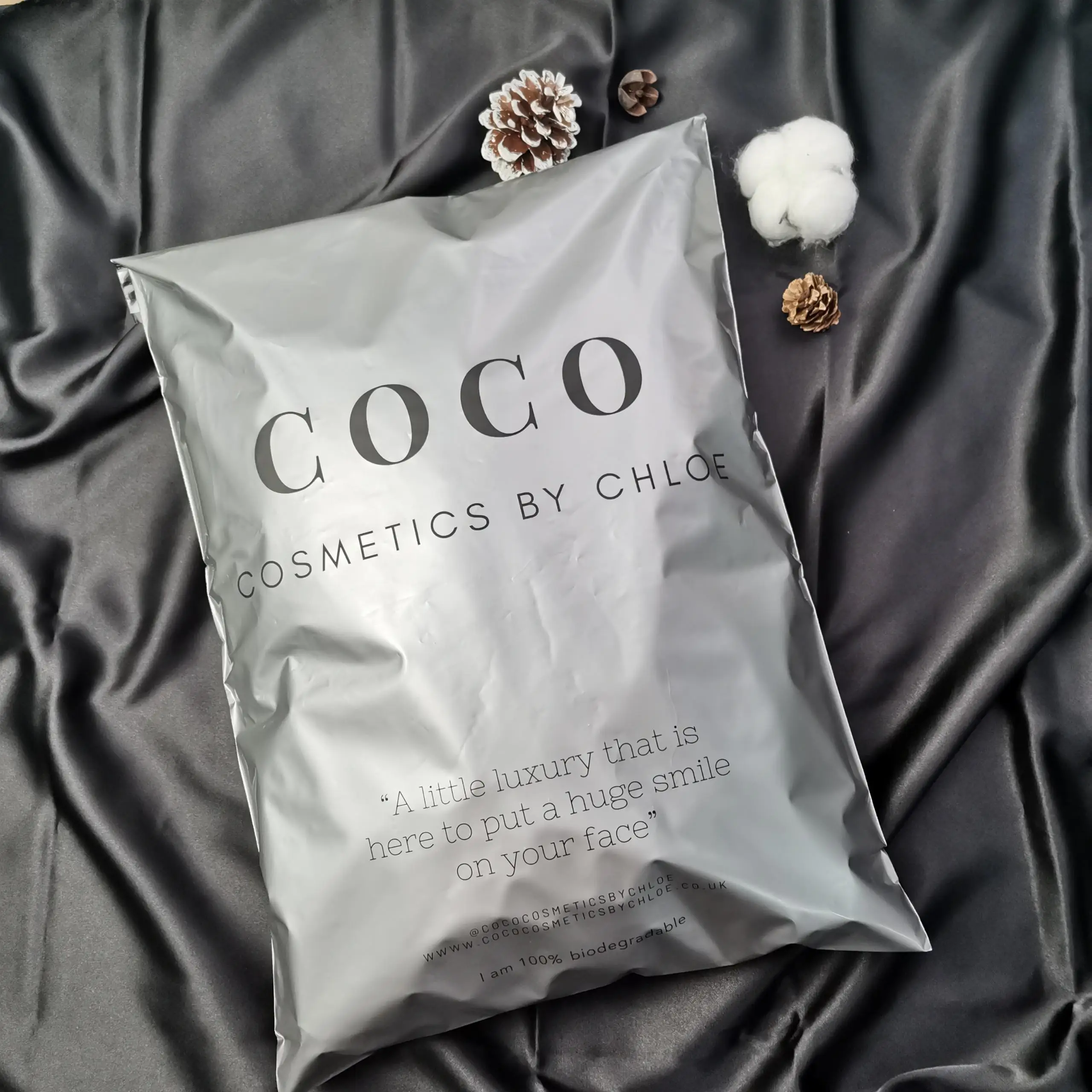 ECO Friendly Luxury  Grey/silver Poly Mailer Custom Own logo Poly Mailer Bag  /custom logo Shipping Bag