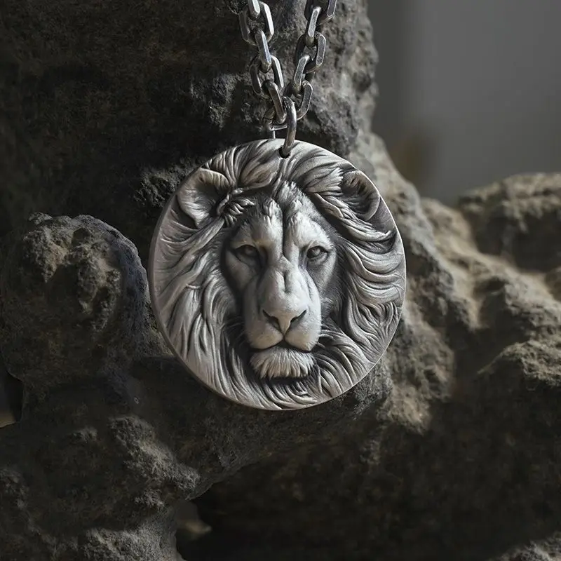 Custom Rock Individuality 18k Gold Plated Circular Round Lion Animal Pendant Necklace