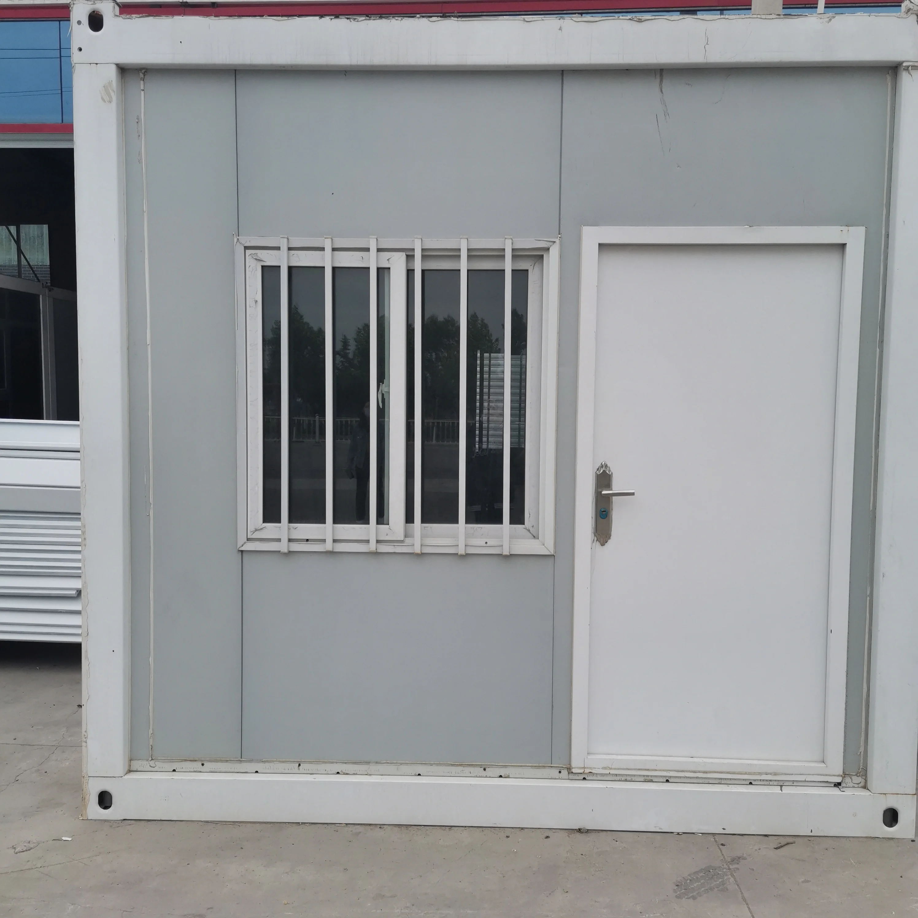 Ukraine New Generation Sandwich Panel Steel Container House Fast Build Container Frame Prefabricated Modern Homes Refuge Camp
