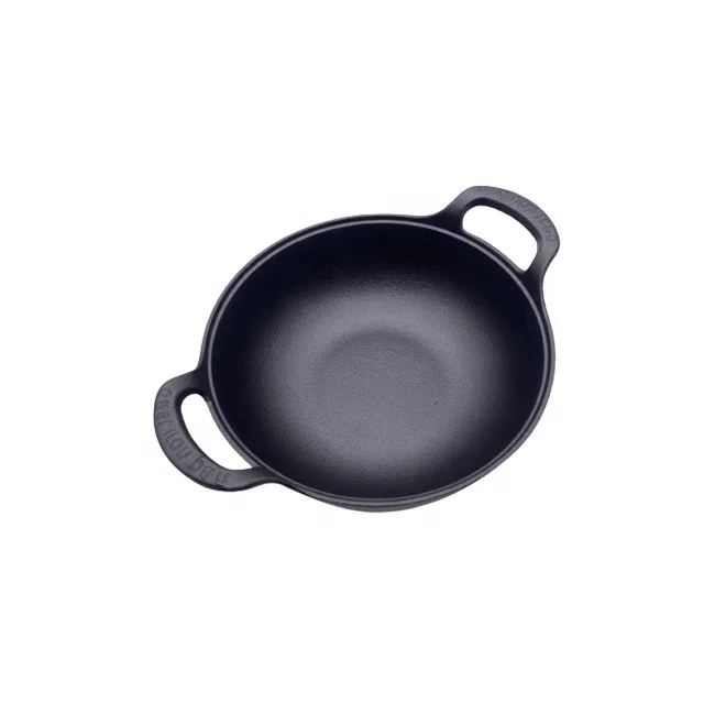 Wholesale Factory Stock 20cm Double Iron Handle Cast iron Casserole Cooking Pot With Wood Lid For Home Restaurant Cooking