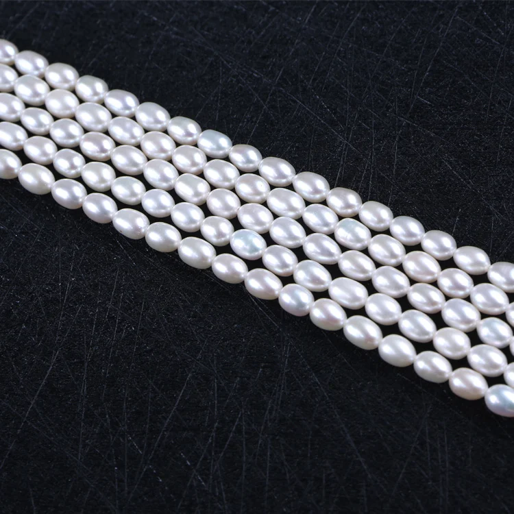 High Grade 4-5mm AAAAA  Natural Freshwater Real Loose Rice Pearl Strand