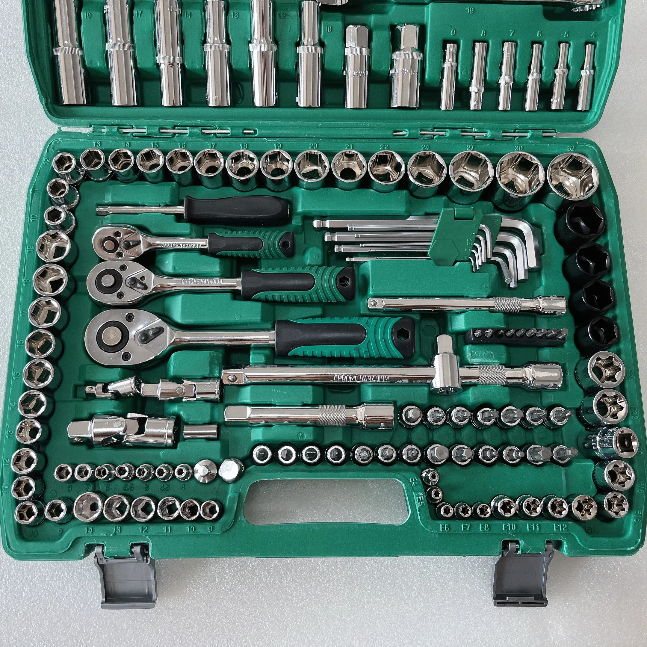 150 Pieces Mechanic Socket Wrench Mechanic Tool Sets Box For Automobile Repair