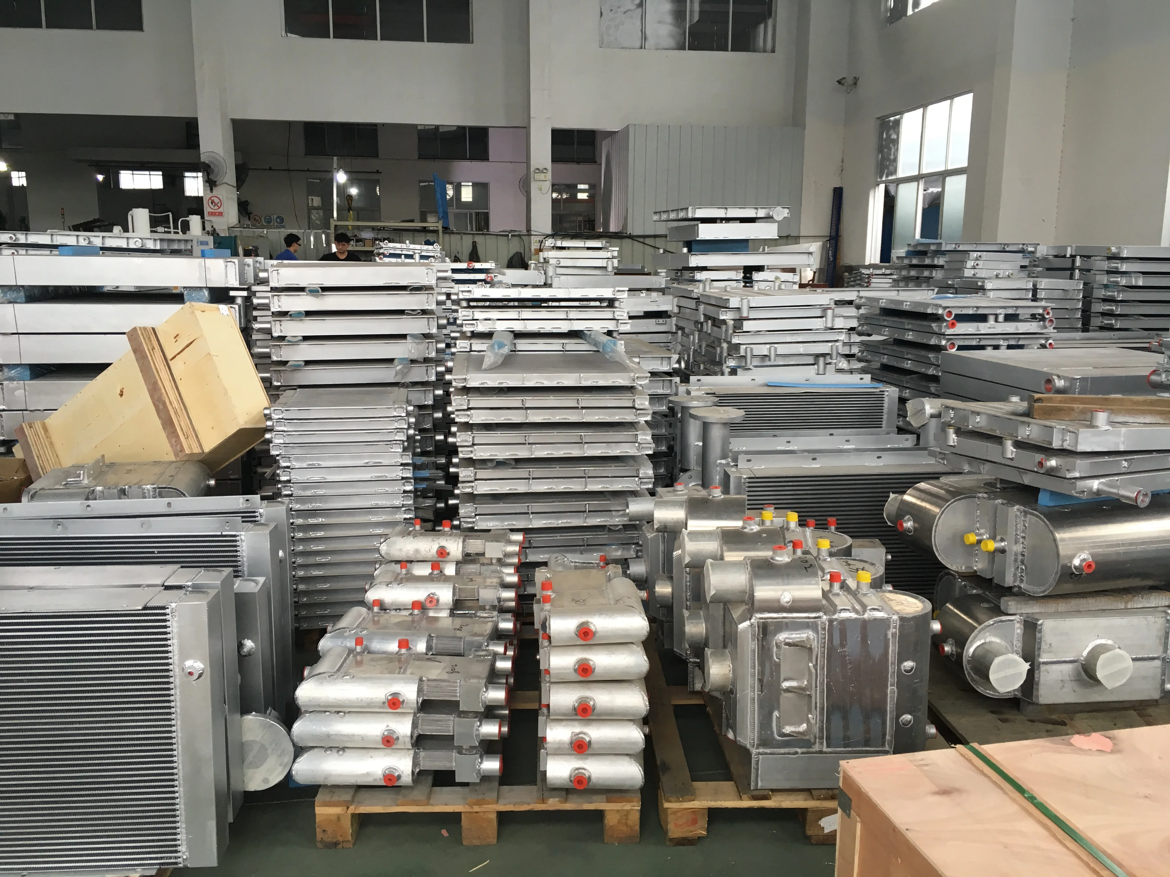 Chinese Automotive Spare Parts Car Cooling Radiator 26mm For Chrysler Group 300 300C V6 2.7 AT 2009-2010 68050126AA 68050126AB