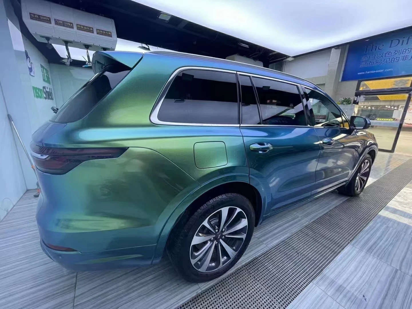 LIDA Crystalline green with charming gold Colour Change TPU Car Wrapping Film Chameleon Car Films