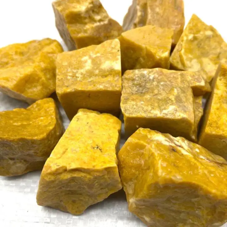 Wholesale natural crystal raw materials Huang Dongling rough mineral home decoration