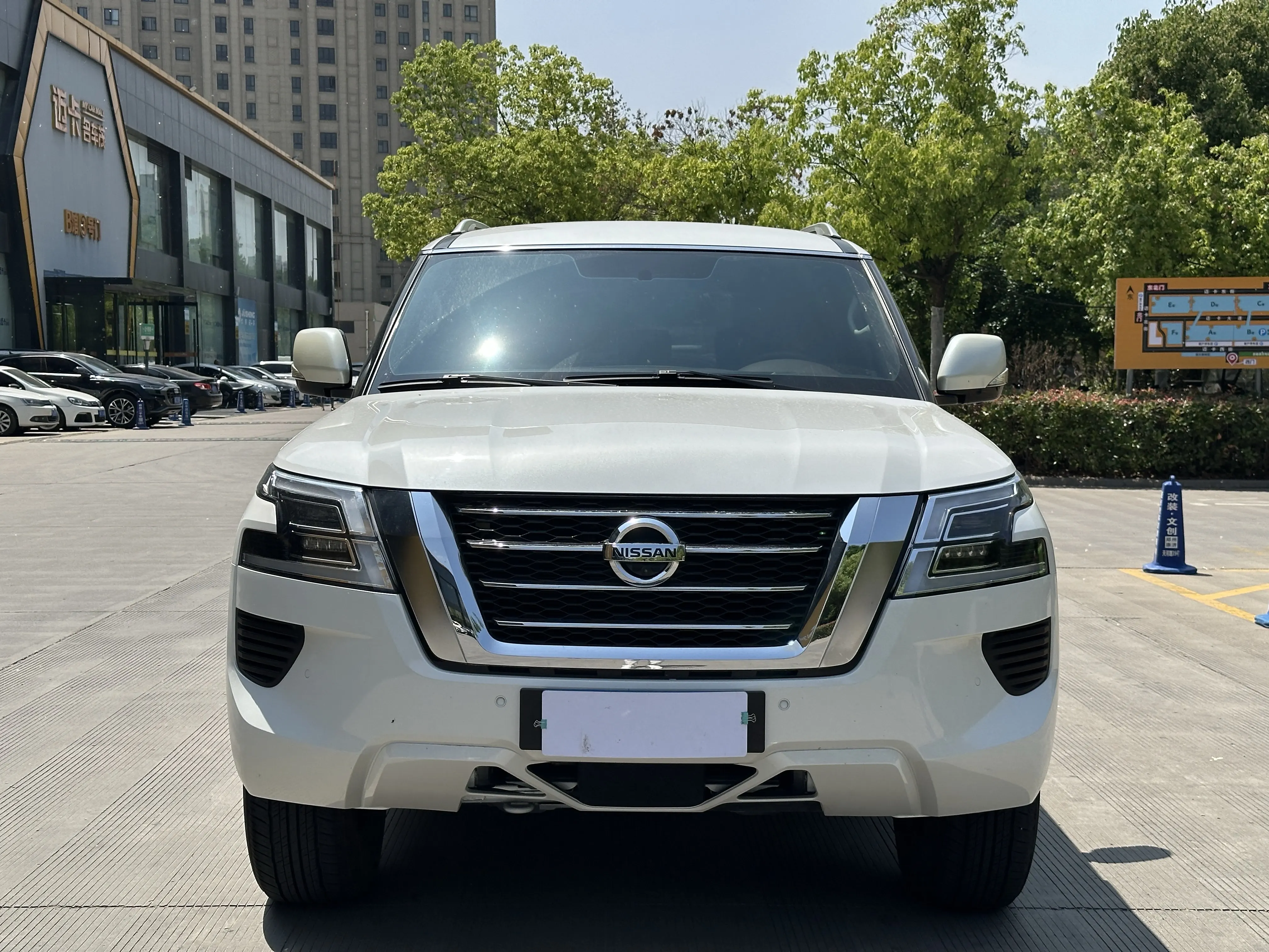 Хорошее состояние версия 2020 Nissan Patrol Y62 4 0 Xe для подержанного автомобиля Ближневосточная готовая к доставке