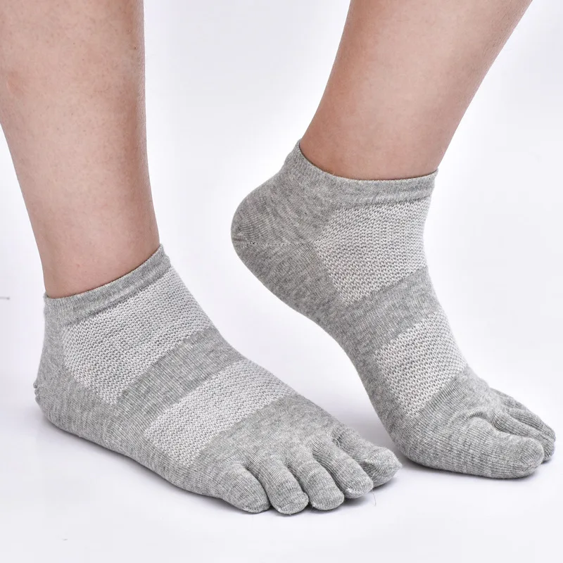 Can Custom OEM Design and Color Yoga Comfortable Magnetic Toe Grey Custom Five Finger Socks