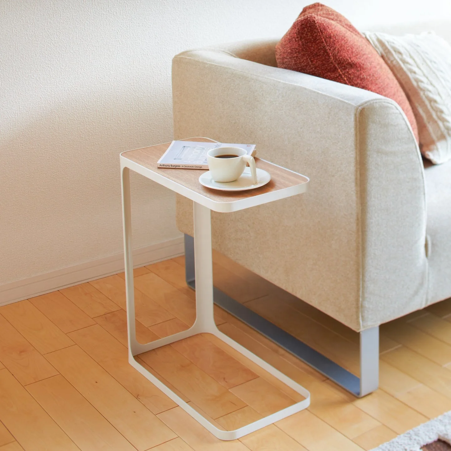 Modern Wooden Metal White c-shaped Tray Table Sofa End Couch Side Table With Metal Leg Living Room Furniture
