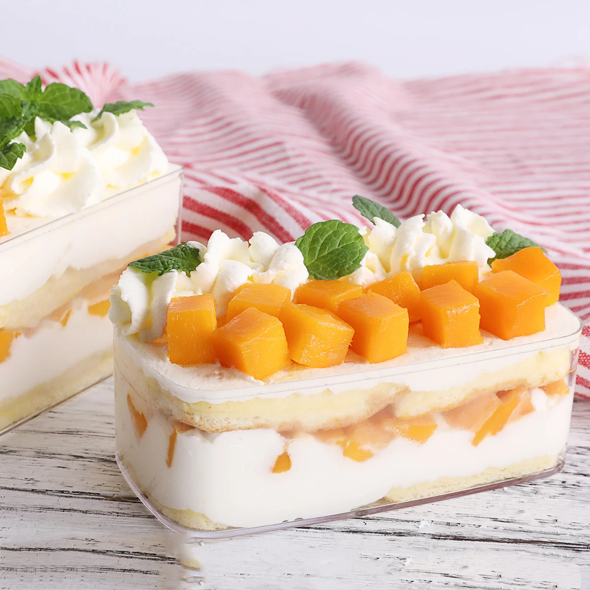 Custom square transparent tiramisu small food cake clear ps packaging plastic boxes with lid