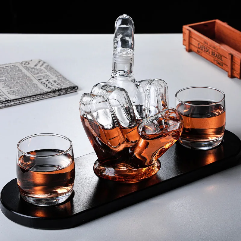 2022 gift glass whiskey bar middle finger decanter set with 2 liquor glasses for bar home hotel wine whisker decanters