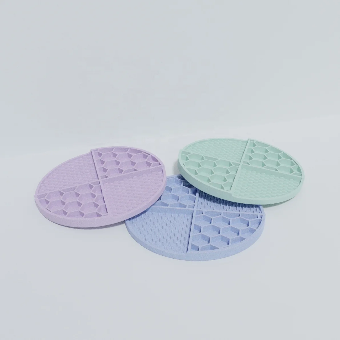 Dog Lick Mat Anti Choking Pet Training Bowl Maze Rubber Cat Food Slow Feeder Non Slip Food Grade Silicone Customized Packaging