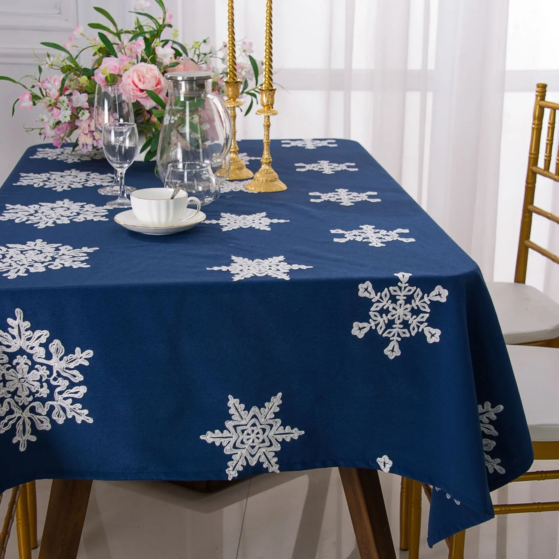 
Wholesale new Christmas red embroidered table cloth ready made cotton linen table cloth for the living room hotel 