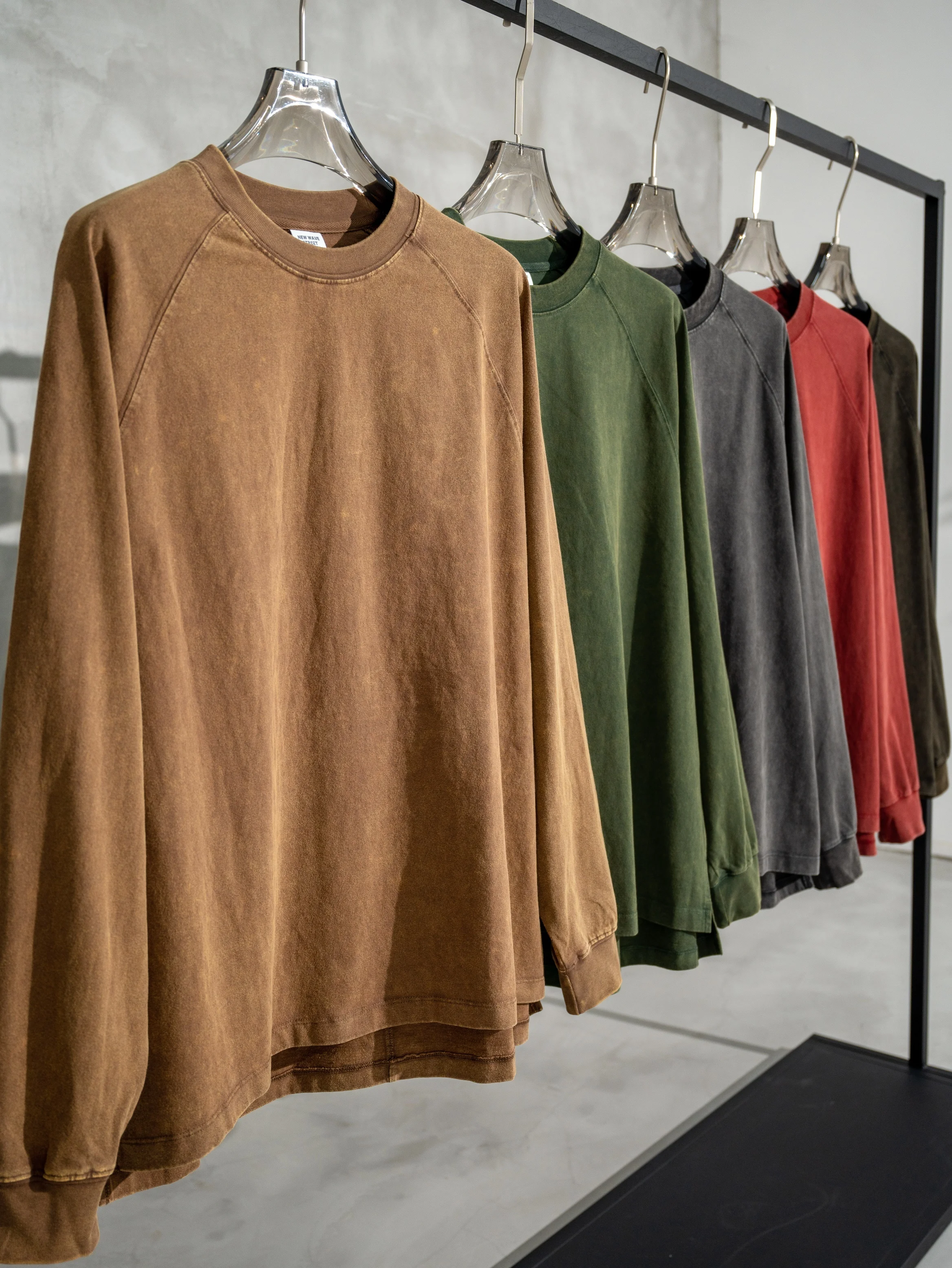 New design high quality soft brushed cotton acid wash t shirts raglan long sleeve vintage streetwear back longer t-shirts for me