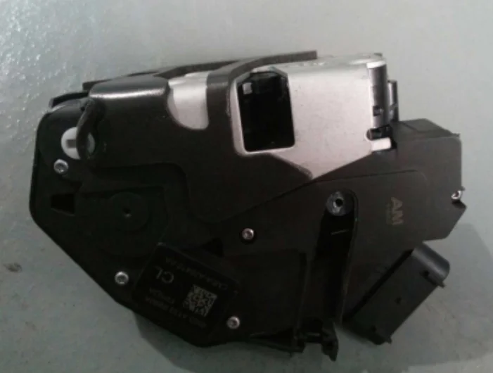 AVIVI Right 4 needles behind the central control lock for  ford  FOCUS 2012 OE:CM5A A26412A4