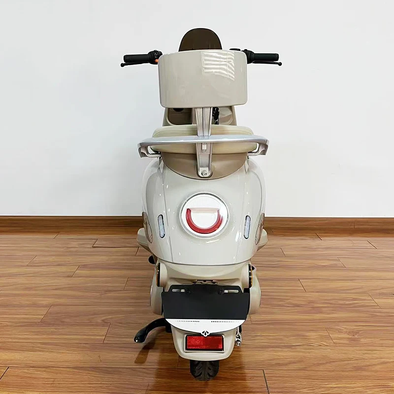 Luna Electric Motorcycle 800W 60V 20AH Electric Scooter Lead Acid Battery New Design Max Speed 45kmh E-bick for On-Road Use