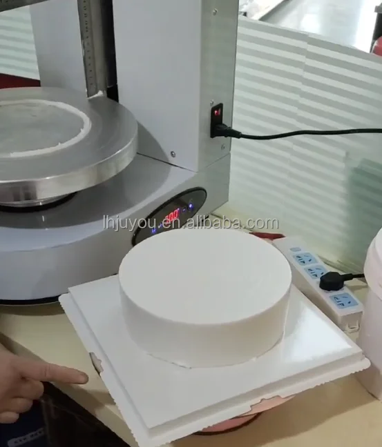 Small fully automatic Birthday cake Spreading Decorating Machine Desk Cake bread cream Coating Filling Smoothing Machine