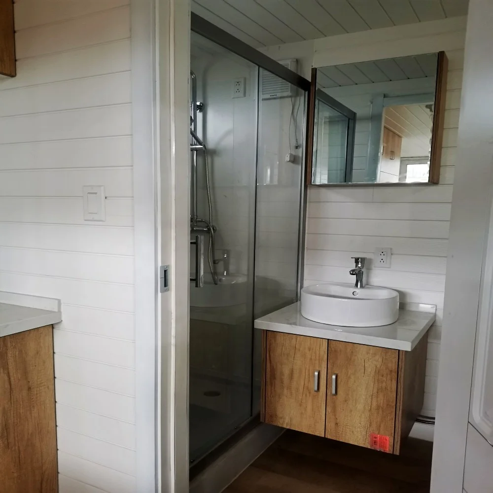 New Zealan Australia standard Modular light steel design  housing mobile trailer wheels luxury tiny container homes prefab