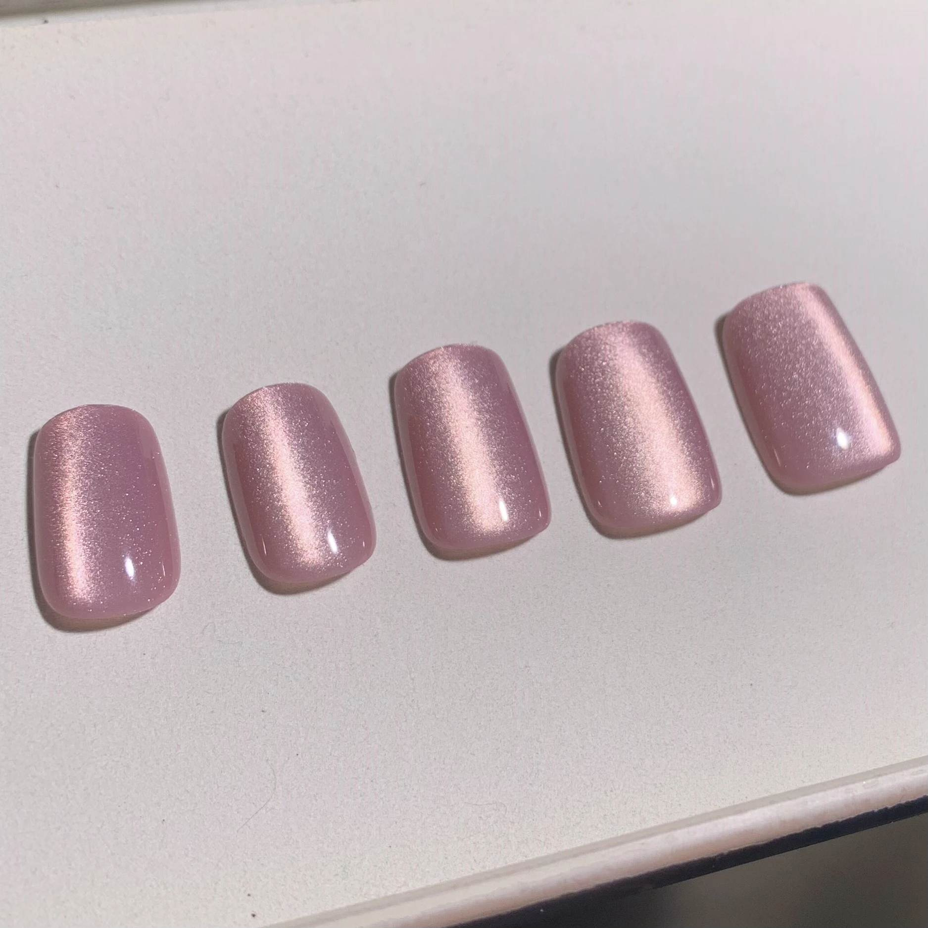 New Products 32 Pieces Press On Nails Cat Eye Full Cover Long Lasting Grape Color Artificial Fingernails Reusable Square Nail