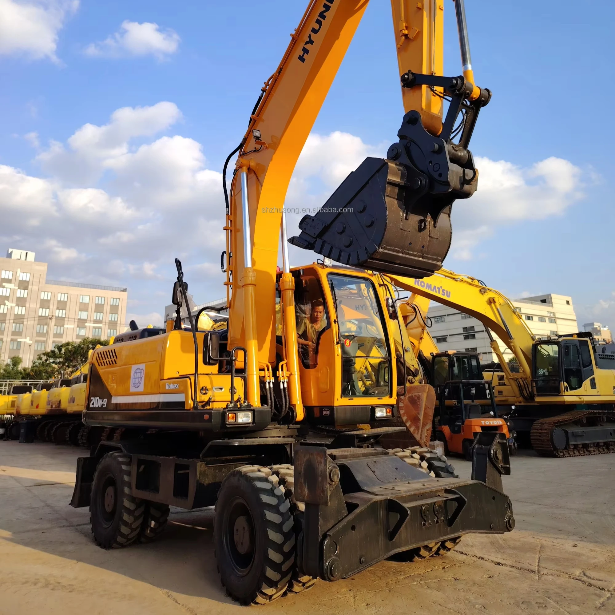 Hyundai used wheeled excavator nice condition  used 210W-9 Hyundai excavator made in Korea hot sale