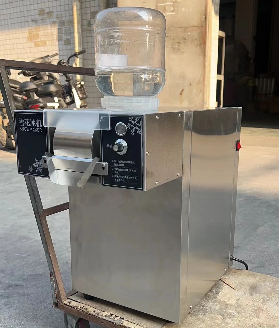OEM Factory Direct New Snow and Ice Maker Auto Bingsu Machine Slushie Maker Crusher