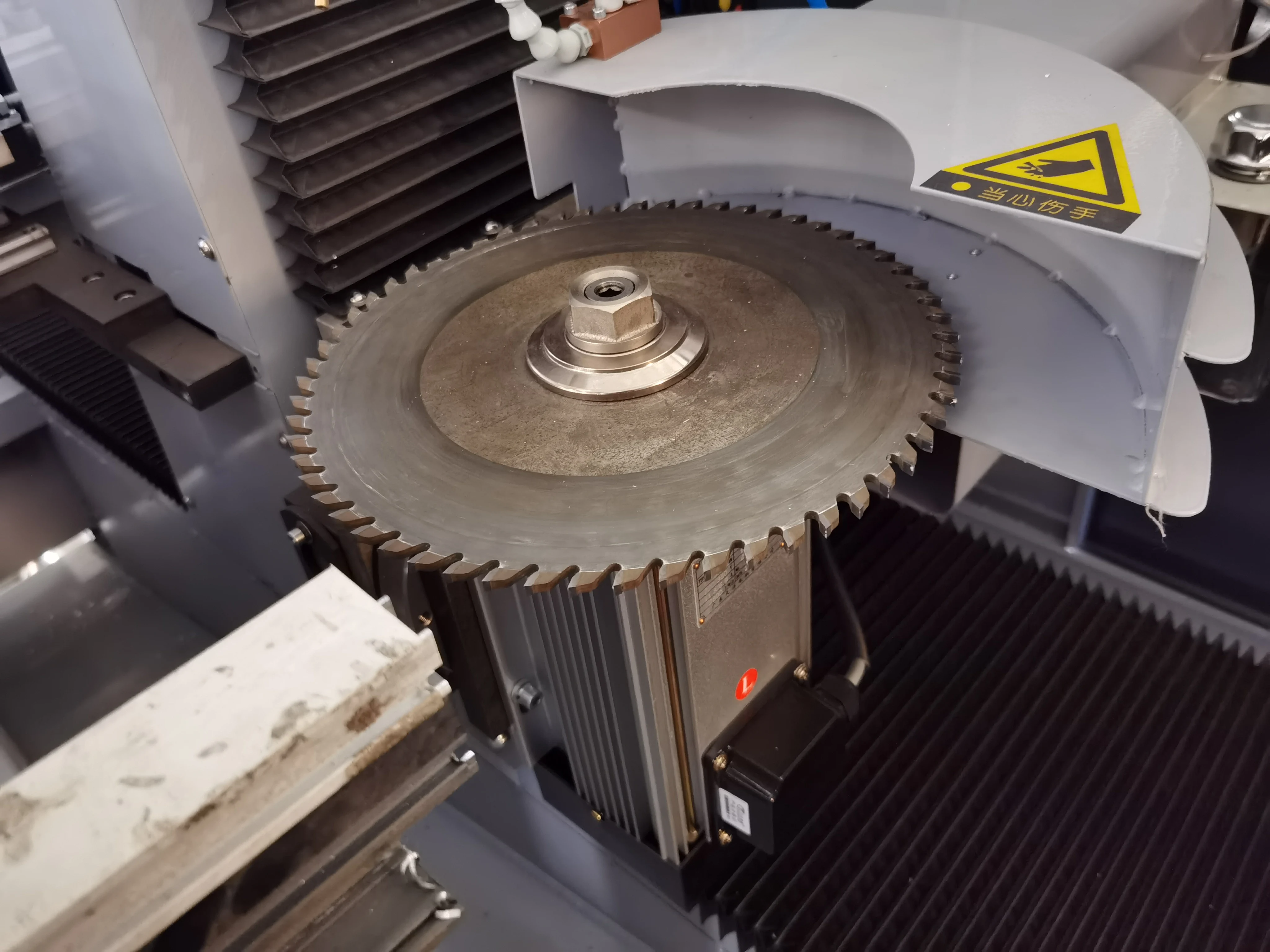 CNC Automatic Aluminum End Face Milling Machine Aluminum Mullion Milling Machine With PLC Control