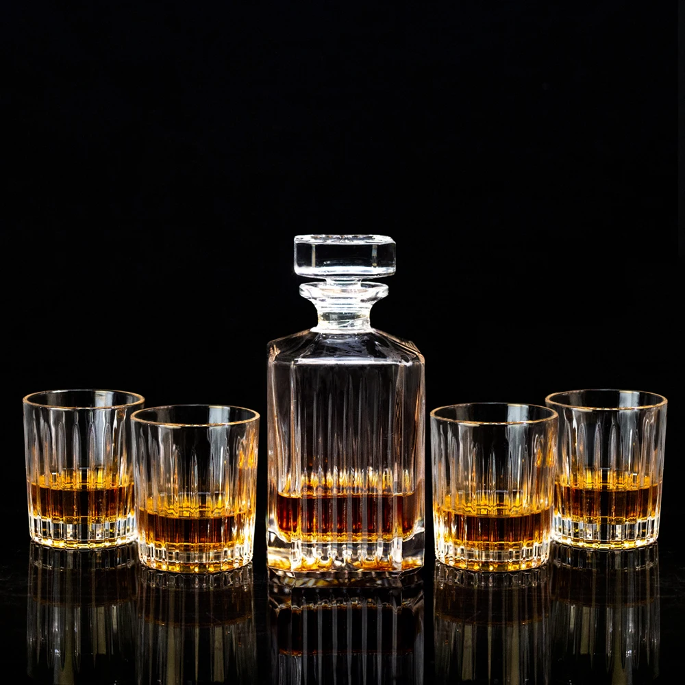 NOVARE Wholesale 850ml New Design Square Engraved Crystal Glass Whiskey Decanter Set for Bourbon Brandy Liquor