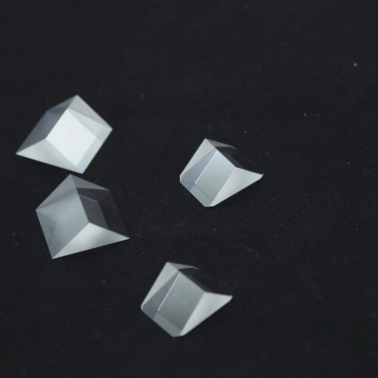 HUAXIN High Quality 90 Degree Optical Glass BK9/k7 Right Angle Triangular Prism for teaching