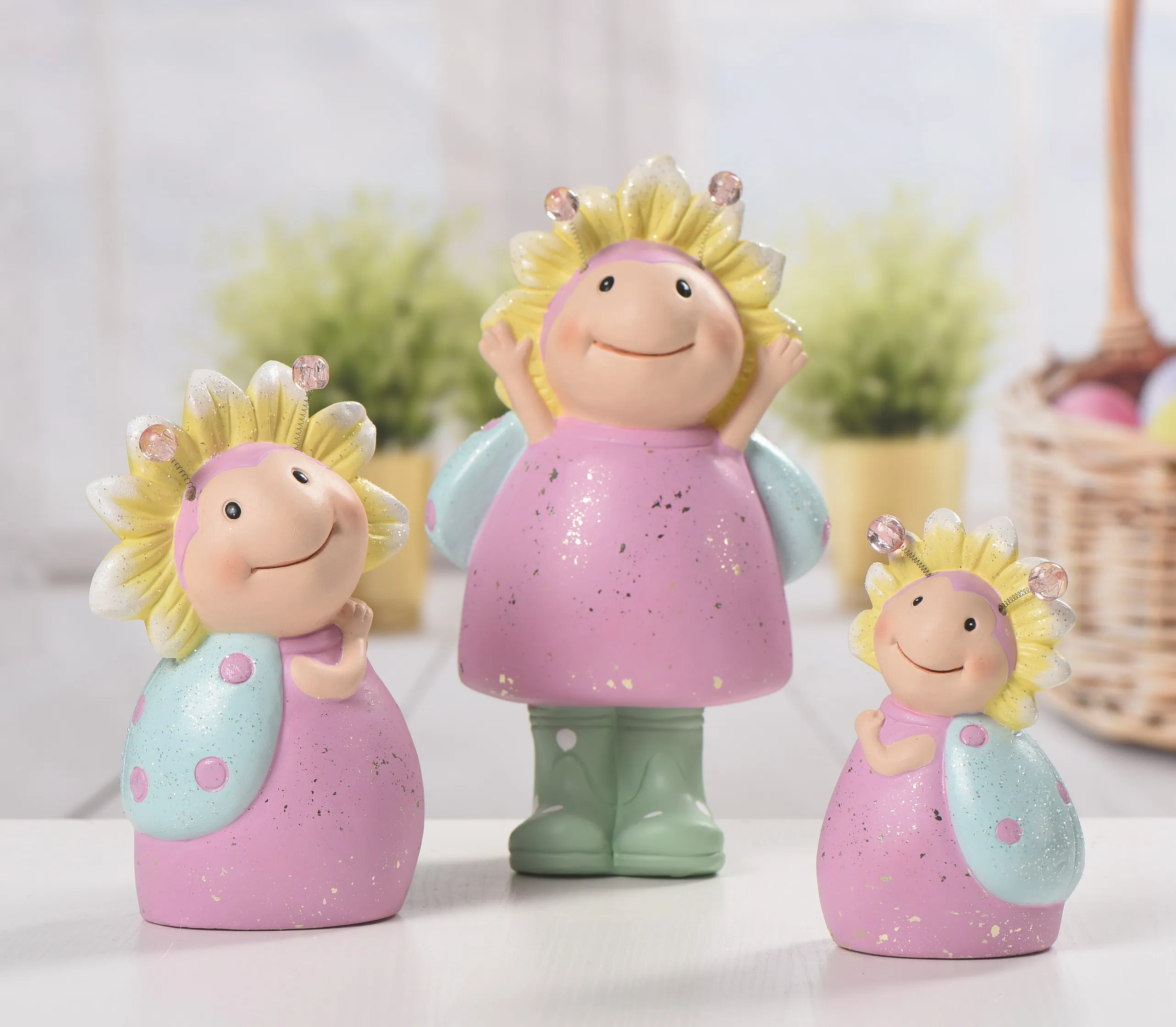 Hot selling ceramic lady bird home decor cute animal fairy garden sunflower figurine gift craft for indoor outdoor decoration