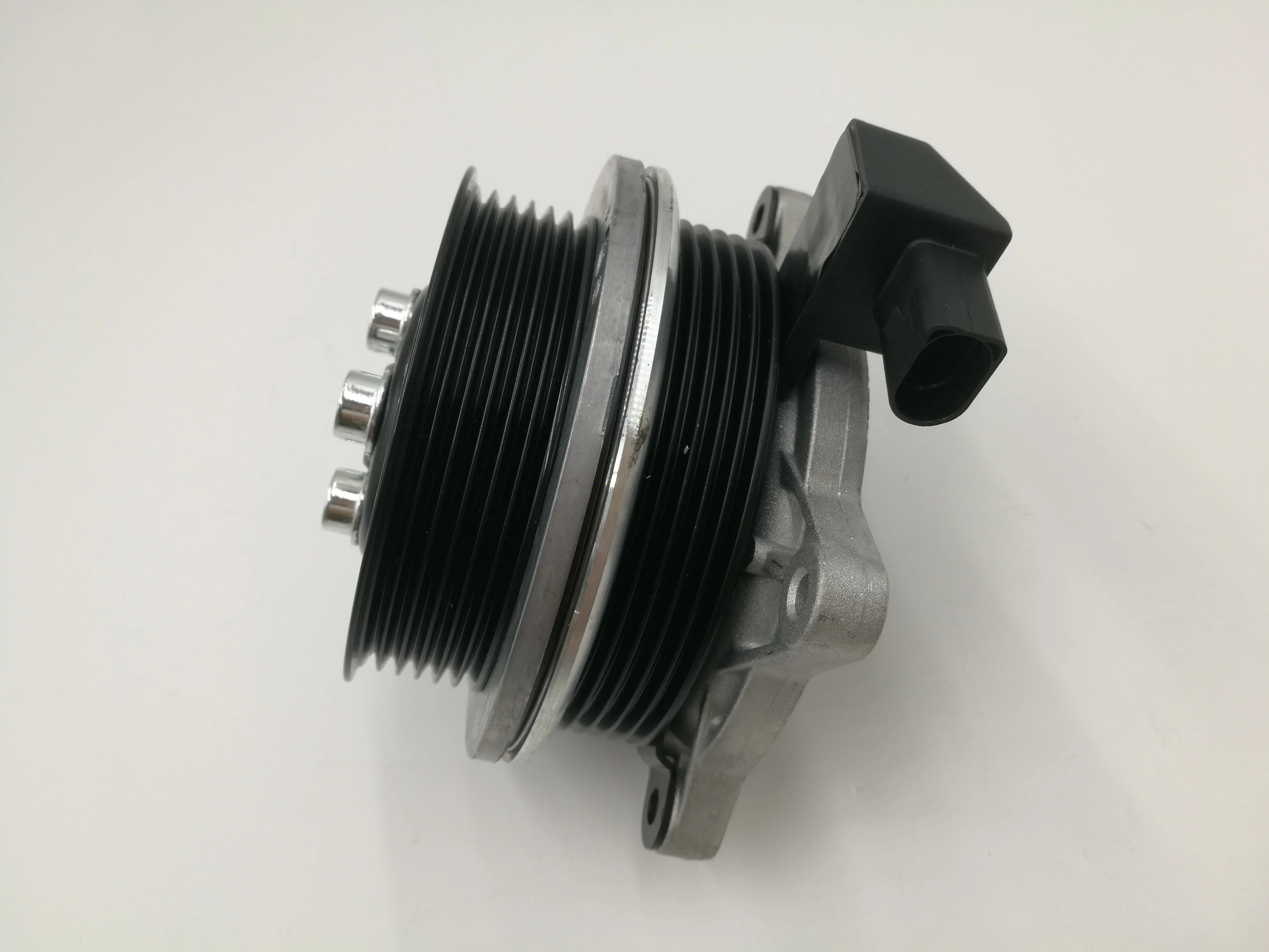 Engine Water Pump 03C121004J 03C121004D  03C 121 004 J for MK5 6 BEETLE JETTA