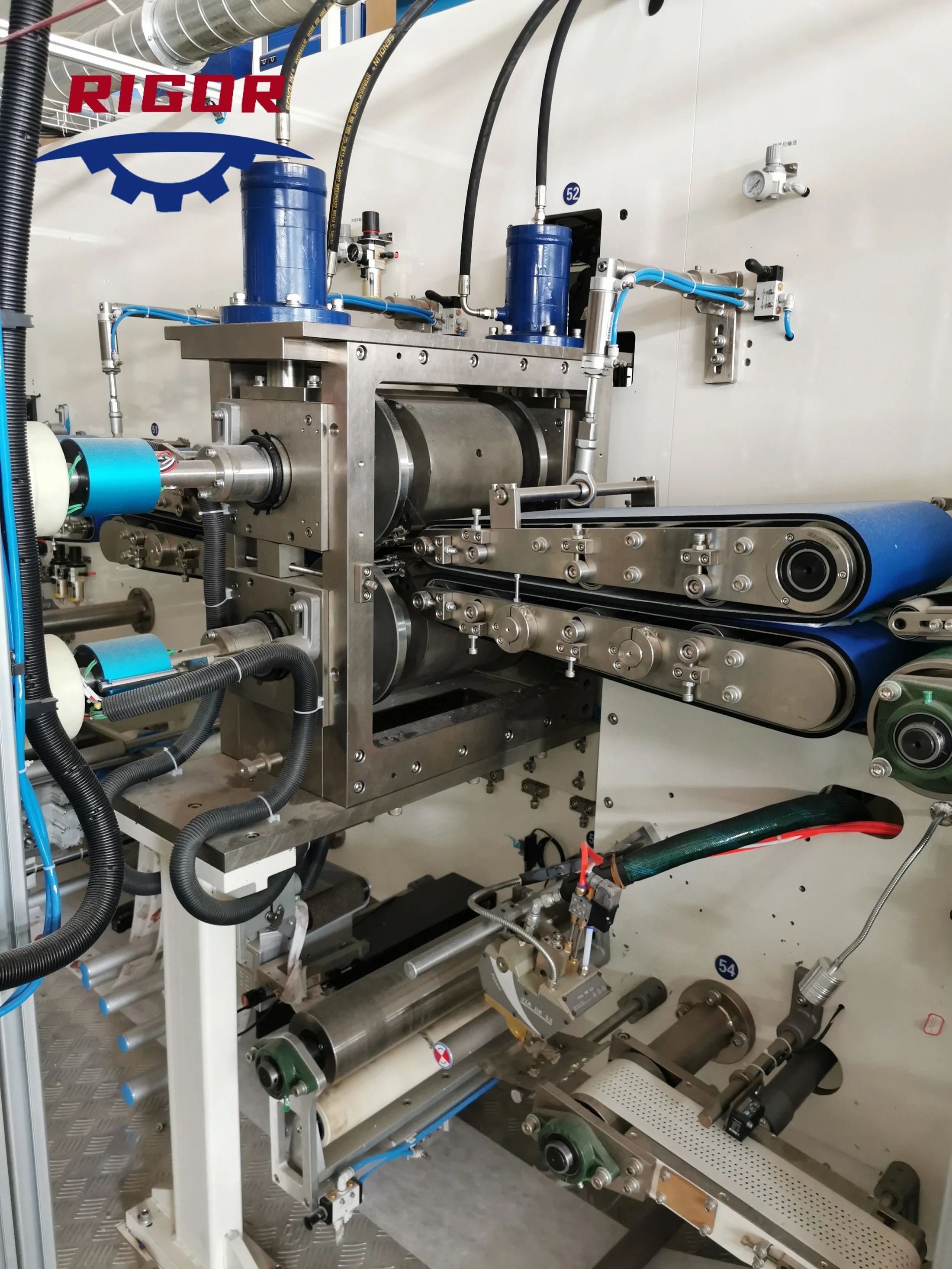 Baby Diaper Machine And Bagger Bamboo Fiber Diaper Making Machine