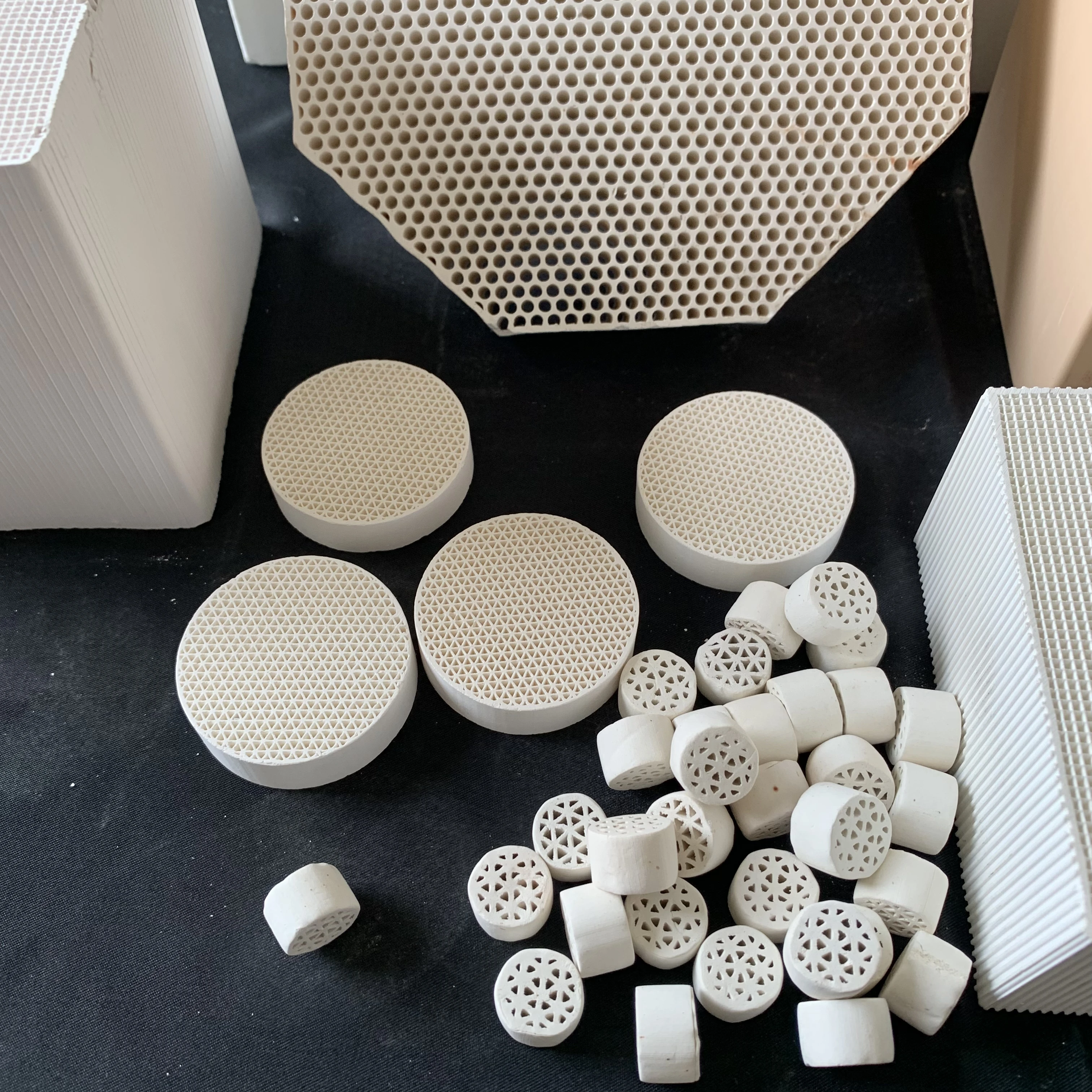 High quality infrared honeycomb ceramic plate catalytic ceramic heating plate catalytic heat storage body