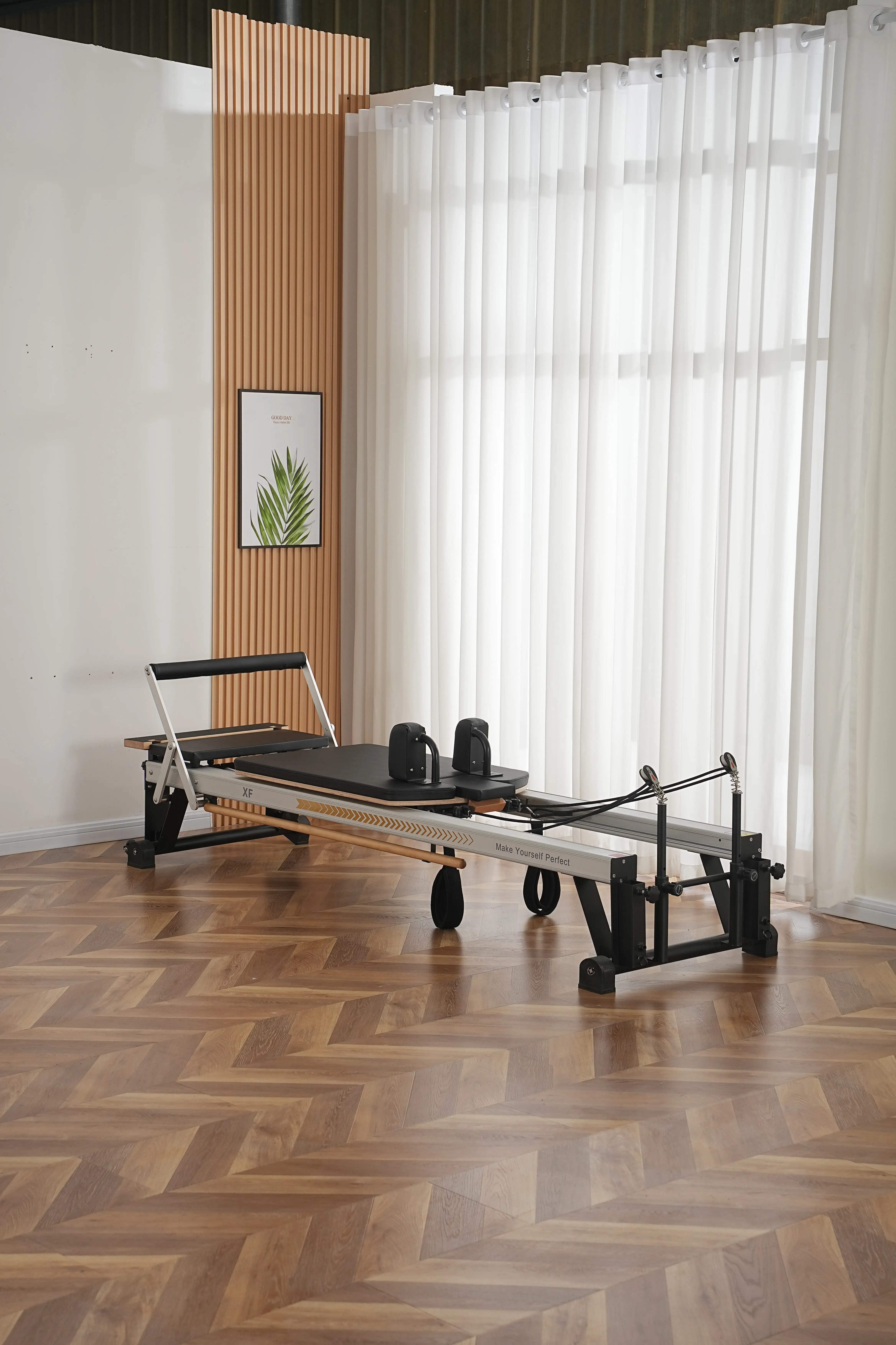 Professional Chinese Pilates Reformer Body Shaping Machine with Pilates Training Bed Frame Yoga Equipment