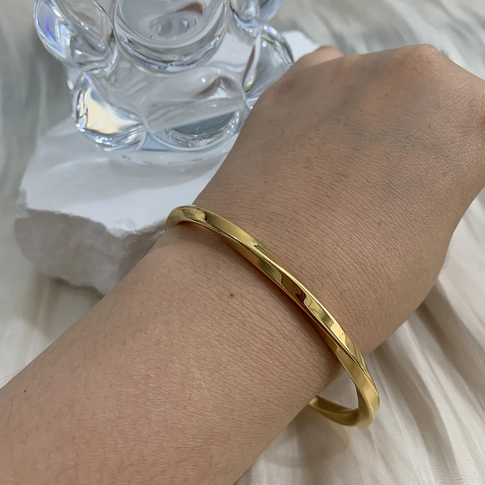 Minimalist Unisex Stainless Steel 18K Gold Plated Twisted Crescent Moon Irregular Wave Open Bangles