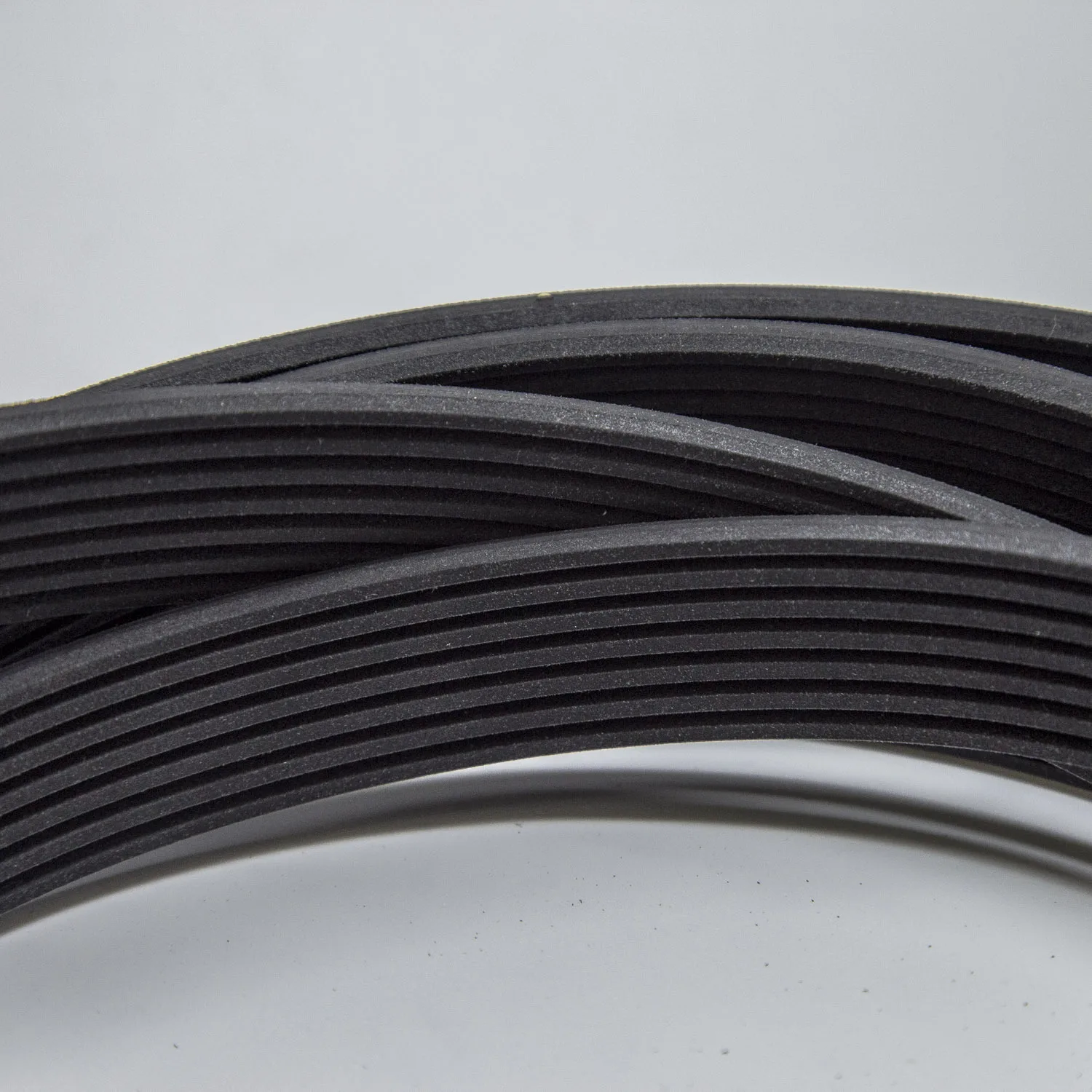 Sale 2110-3701720 Car Transmission 6pk742 Compressor Rubber V-Ribbed Poly V Pk Belt For Lada