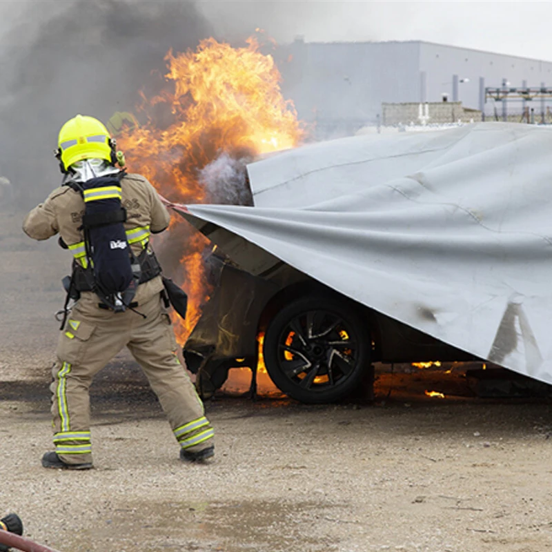 Высокотемпературное одеяло для пожарной машины 1100C для автомобилей 6x9 м, 6x8 м, 4x6 м, 4x4 м