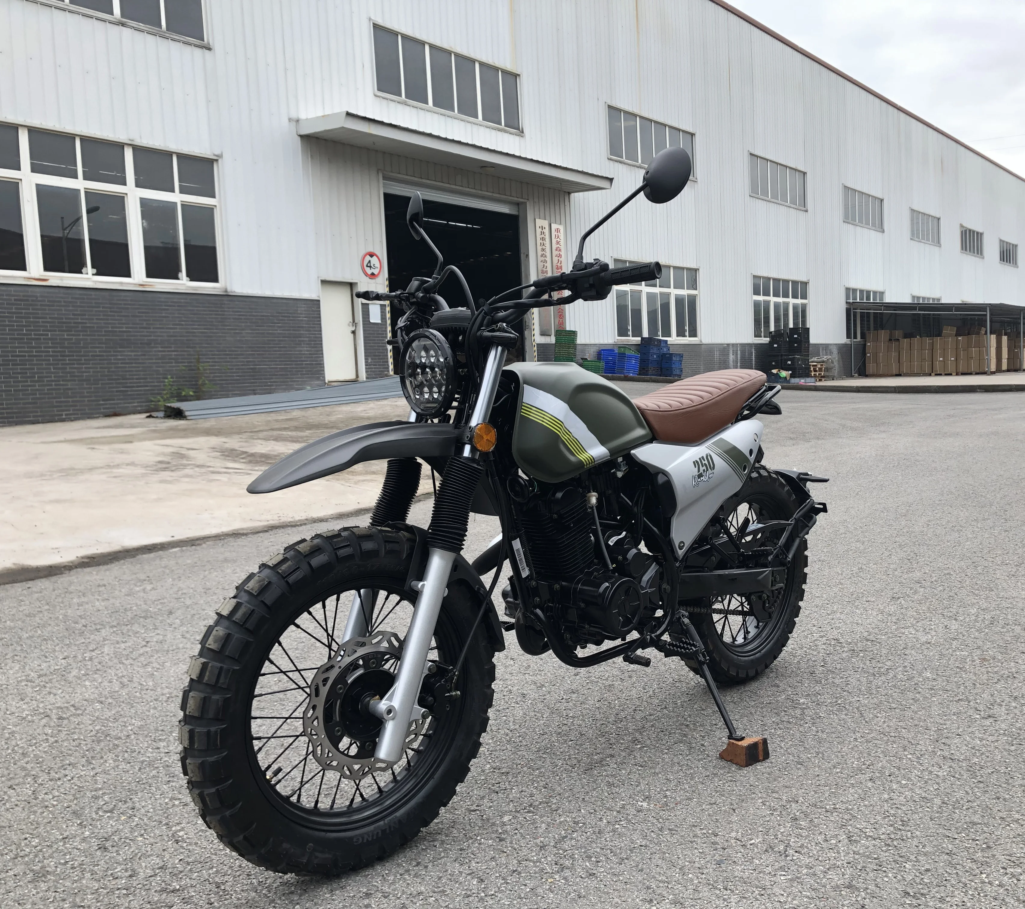 Легальный двойной спортивный мотоцикл CAFE RACER