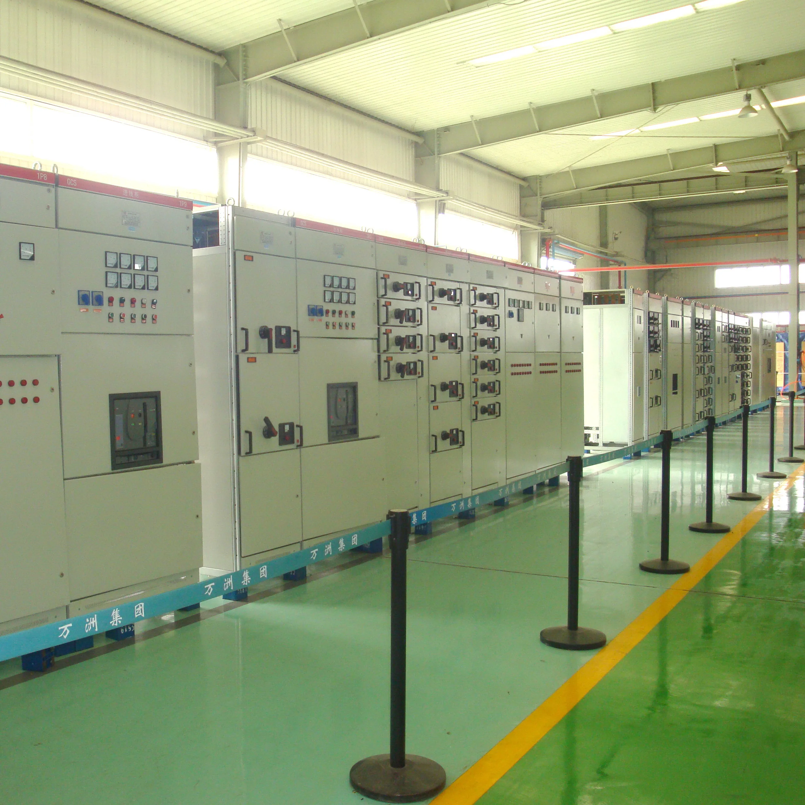 GCS AC low voltage motor control center with draw out type breaker