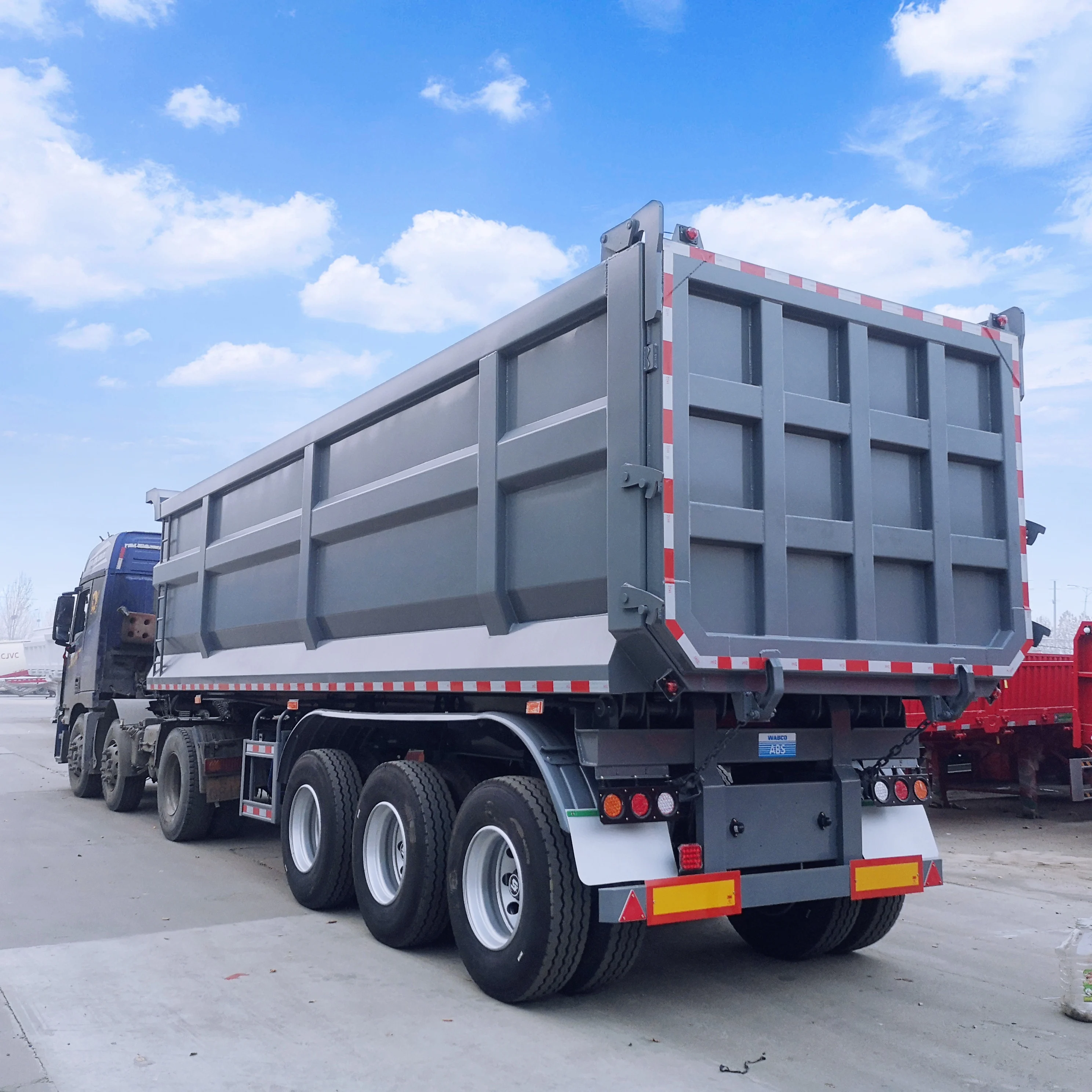 Механическая подвеска Genron 3 axle 40 cbm Самосвал полуприцеп с HOWO тракторным грузовиком