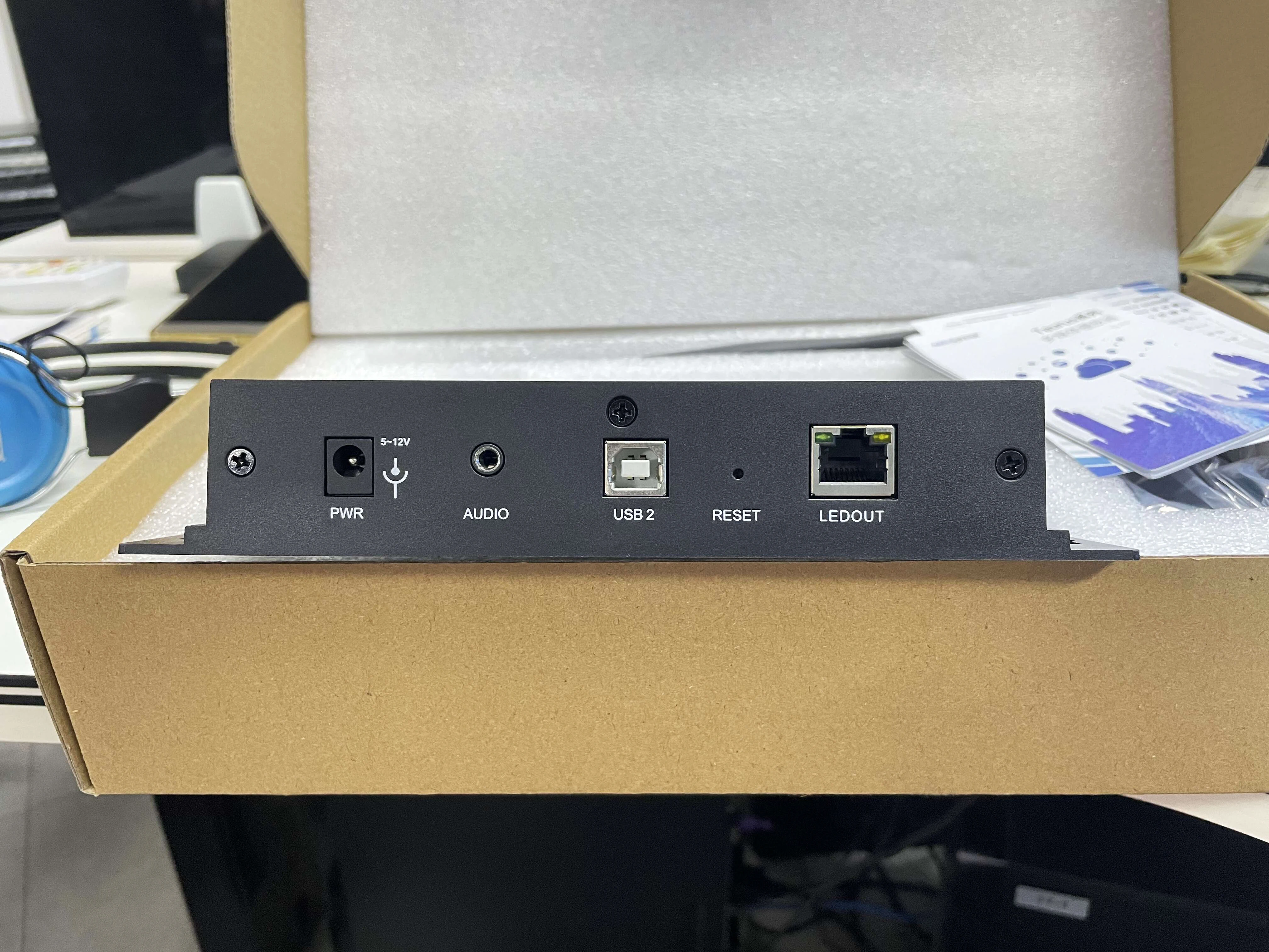 Asynchronous play box TB1 TB2 TB30 TB40 video controller support wifi usb mobil phone control