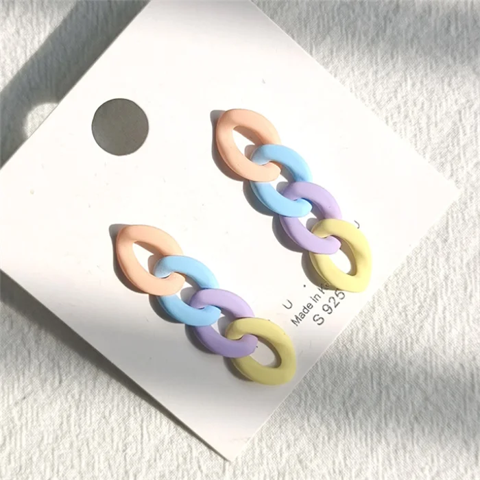 chain earrings (14).png