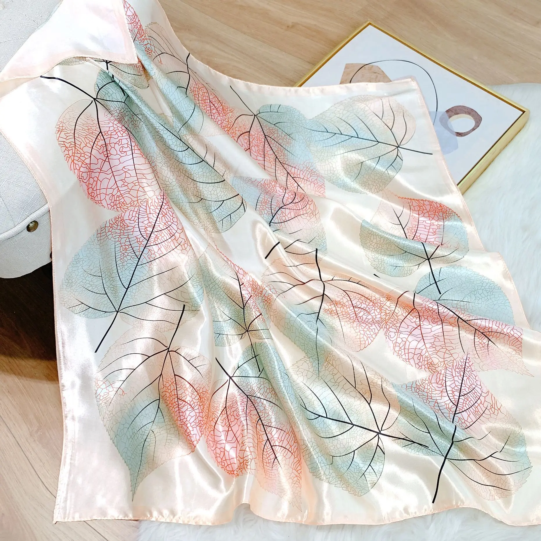 Женский платок с собственным