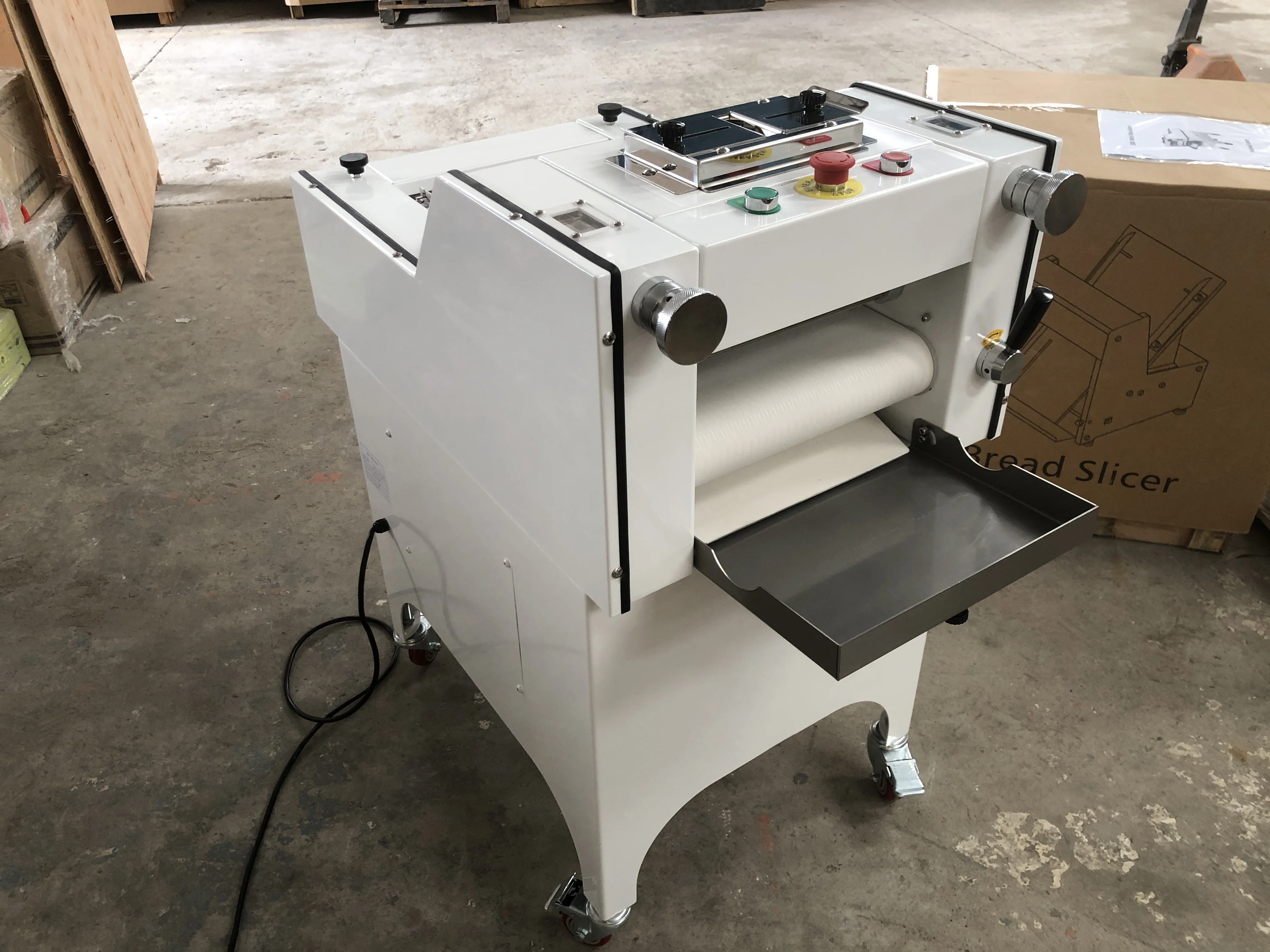 Wholesale bread making machine bakery equipment home commercial use auto toast dough roller moulder